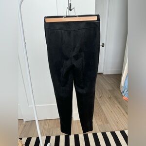 H&M High waist Skinny pants. Black color. Size US 2.